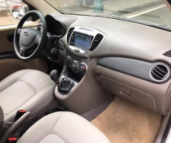 Hyundai i10 1.1 MT 2013 - Bán Hyundai i10 1.1 MT 2013, màu bạc, xe nhập xe gia đình 