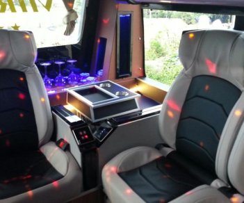 Hãng khác Xe du lịch Meadow Limousine Dcar TB85s 2018 - Bán xe 19 chỗ Thaco TB85s Limousine Dcar đời cuối 2018, màu đen, 2 tỷ rưỡi