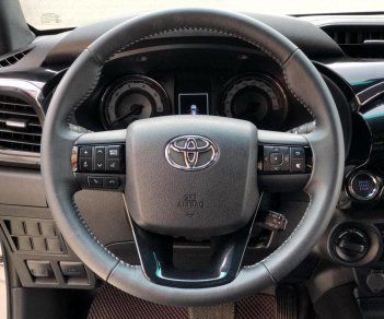 Toyota Hilux 2018 - Hilux 2.8G Platinum mới tinh chưa hết roda