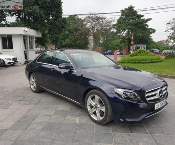 Mercedes-Benz E class E250 2018 - Cần bán gấp Mercedes E250 sản xuất 2018, màu xanh lam