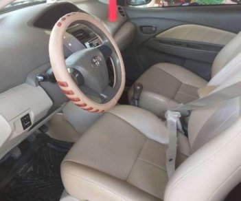 Toyota Vios  E 2010 - Cần bán xe Toyota Vios E năm 2010, màu đỏ xe gia đình, 348 triệu