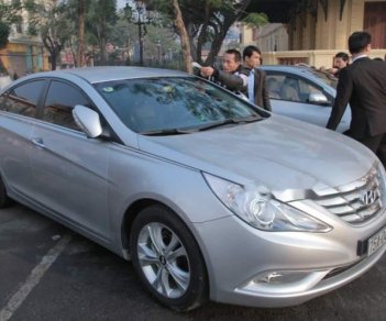 Hyundai Sonata AT 2011 - Bán Hyundai Sonata AT sản xuất 2011, màu bạc, nhập khẩu còn mới, 580 triệu