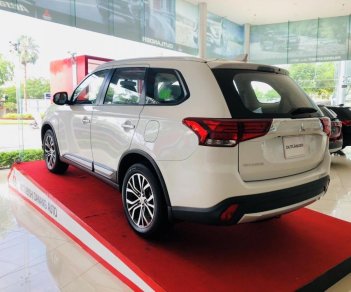 Mitsubishi Outlander 2.0 2019 - Bán Outlander 2019 có xe giao ngay, khuyến mãi lớn nhất trong năm