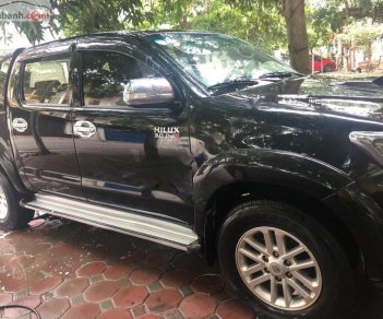 Toyota Hilux 3.0G 4x4 MT 2014 - Bán xe Hilux 3.0 sx 2014, số tay, máy dầu, màu đen, đã đi 136000 km