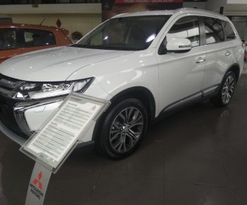 Mitsubishi Outlander 2.0 2019 - Cần bán xe Mitsubishi Outlander 2.0, màu trắng