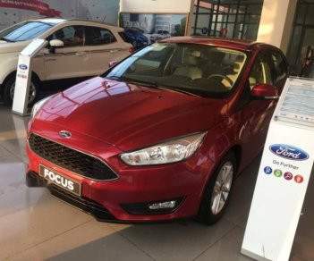 Ford Focus 2019 - Bán ô tô Ford Focus năm sản xuất 2019, màu đỏ, giá 575tr