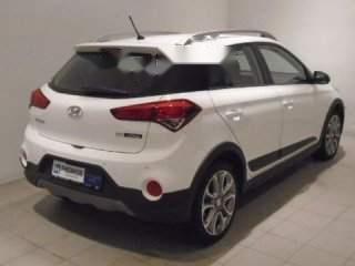 Hyundai i20 Active 2015 - Bán xe Hyundai i20 Active đời 2015, màu trắng, nhập khẩu xe gia đình, giá chỉ 510 triệu