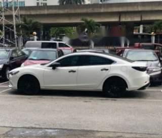 Mazda 6  2.0AT 2015 - Bán gấp Mazda 6 2.0AT sản xuất 2015, màu trắng  