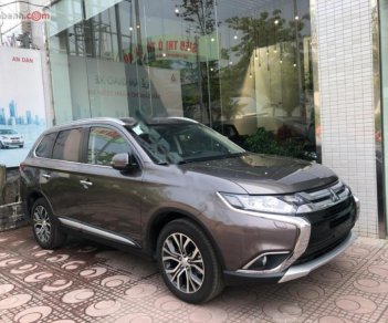 Mitsubishi Outlander 2.0 CVT 2019 - Bán Mitsubishi Outlander 2.0 CVT sản xuất 2019, màu nâu, giá 790tr