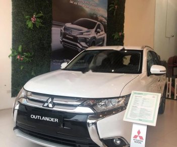 Mitsubishi Outlander 2.0 CVT 2018 - Bán Mitsubishi Outlander 2.0 CVT năm sản xuất 2018, màu trắng
