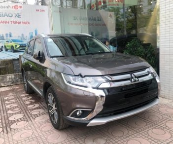 Mitsubishi Outlander 2.0 CVT 2019 - Bán Mitsubishi Outlander 2.0 CVT sản xuất 2019, màu nâu, giá 790tr