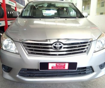 Toyota Innova E 2013 - Bán Innova 2013/ ĐK 2014- Xe chất như hình