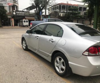 Honda Civic 1.8 2011 - Cần bán gấp Honda Civic 1.8 2011, màu bạc