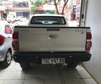 Toyota Hilux 2013 - Xe Toyota Hilux sản xuất năm 2013, màu bạc, xe nhập