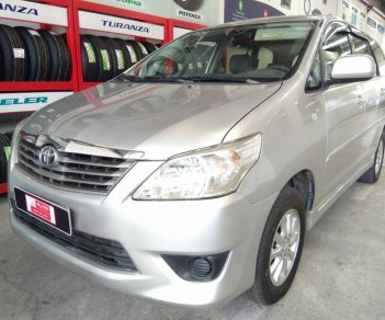 Toyota Innova 2013 - Bán Innova số sàn, đời 2013, giá còn giảm tốt