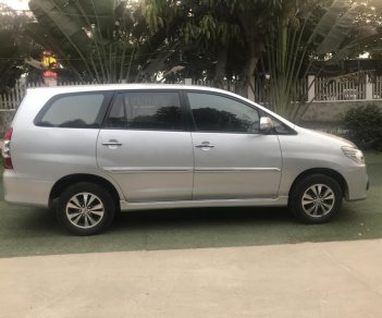 Toyota Innova 2.0E MT 2015 - Bán Innova 2.0E, số sàn, sản xuất 2015 phom 2016