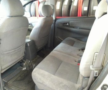 Toyota Innova E 2013 - Bán Innova 2013/ ĐK 2014- Xe chất như hình