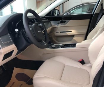 Jaguar XF 2019 - Cần bán xe Jaguar XF 2019, xe nhập, màu xanh đen