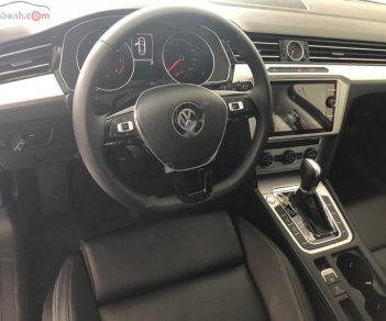 Volkswagen Passat 2018 - Bán xe Volkswagen Passat 2018, màu xanh lam, nhập khẩu