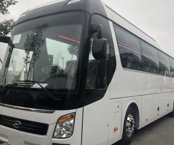 Hyundai Universe Modern 47 ghế 2023 - Cần bán Hyundai Universe 47 chỗ đời 2023, màu trắng, nhập khẩu nguyên chiếc