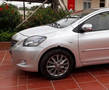 Toyota Vios 1.5E 2013 - Cần bán Toyota Vios 1.5E năm 2013, màu bạc số sàn, 358tr