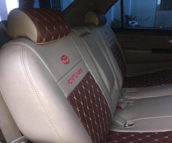 Toyota Fortuner G 2014 - Gia đình cần bán Fortuner 2014 màu bạc, máy dầu, giá 785tr