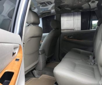 Toyota Innova   2.0G 2011 - Bán Toyota Innova 2.0G năm 2011, màu bạc chính chủ