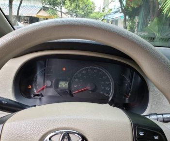 Toyota Sienna 2010 - Bán ô tô Toyota Sienna năm 2010, màu vàng, nhập khẩu nguyên chiếc