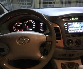 Toyota Innova  2.0G 2011 - Bán Toyota Innova 2.0G đời 2011, màu bạc, xe gia đình