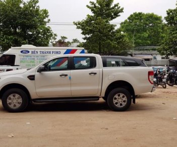 Ford Ranger 2.2 XLS 4X2 MT 2019 - Bán Ranger màu trắng giao ngay tháng 5, tặng full phụ kiện theo xe