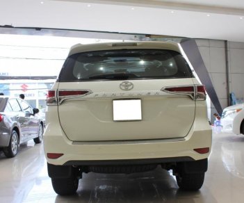 Toyota Fortuner 2017 - Bán Toyota Fortuner máy dầu đời 2017, màu trắng, xe nhập