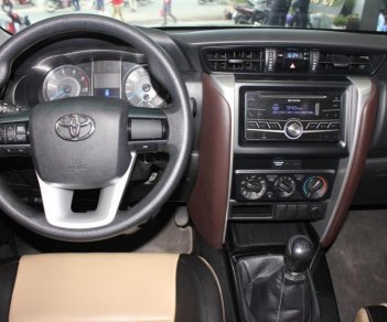 Toyota Fortuner 2017 - Bán Toyota Fortuner máy dầu đời 2017, màu trắng, xe nhập