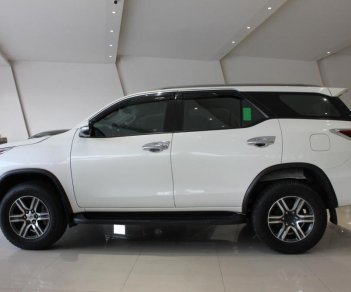 Toyota Fortuner 2017 - Bán Toyota Fortuner máy dầu đời 2017, màu trắng, xe nhập