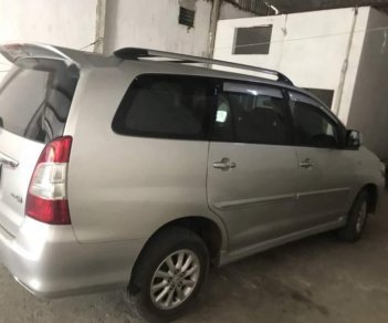 Toyota Innova MT 2013 - Bán xe Toyota Innova MT sản xuất năm 2013, màu bạc, sử dụng giữ gìn nhìn rất đẹp