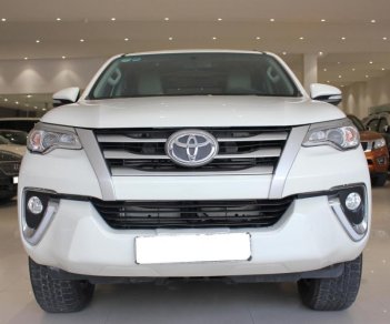 Toyota Fortuner 2017 - Bán Toyota Fortuner máy dầu đời 2017, màu trắng, xe nhập