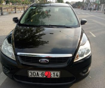 Ford Focus 2010 - Cần vốn làm ăn cần bán gấp đi Ford Focus 2010, xe gia đình