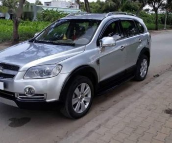 Chevrolet Captiva AT 2011 - Bán Chevrolet Captiva sx 2011, màu bạc số tự động