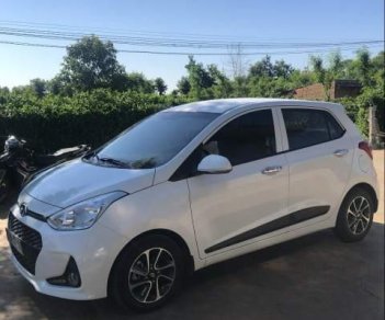 Hyundai Grand i10 2017 - Cần bán lại xe Hyundai Grand i10 2017, màu trắng chính chủ