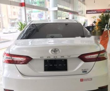 Toyota Camry    2019 - Bán Toyota Camry năm sản xuất 2019, màu trắng, nhập khẩu Thái