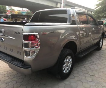 Ford Ranger XLS 2.2AT 2016 - Bán xe Ford Ranger XLS AT, đăng kí tháng 3/2017, xe nhập, vàng cát