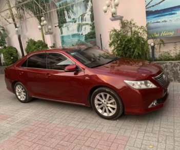 Toyota Camry    2013 - Cần bán lại xe Toyota Camry đời 2013, màu đỏ, 900tr