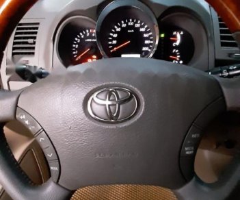 Toyota Fortuner 2010 - Cần bán Toyota Fortuner năm sản xuất 2010, màu xám, nhập khẩu nguyên chiếc 