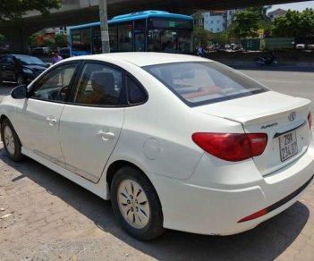 Hyundai Avante   2011 - Bán Hyundai Avante đời 2011, màu trắng