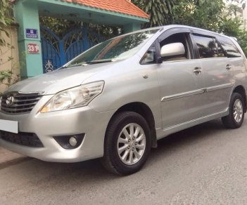 Toyota Innova 2012 - Gia đình cần bán xe Innova đời 2012, ĐK 2013, số sàn màu bạc