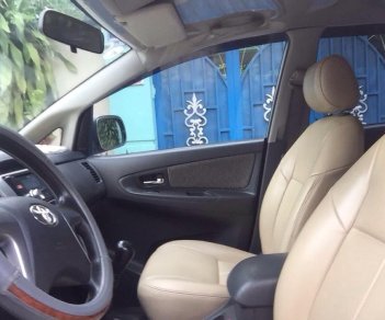 Toyota Innova 2.0E 2012 - Bán xe Innova đời 2012, ĐK 2013, số sàn màu bạc, BSTP