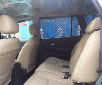 Toyota Innova 2.0E 2012 - Bán xe Innova đời 2012, ĐK 2013, số sàn màu bạc, BSTP