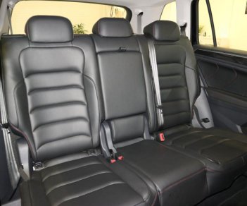 Volkswagen Tiguan  Allspace 2018 - Bán Vokswagen Tiguan Allspace màu trắng, giá tốt giao ngay