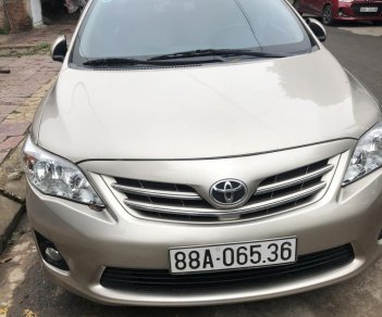 Toyota Corolla altis 2014 - Bán Toyota Corolla Altis năm 2014 màu vàng, giá tốt