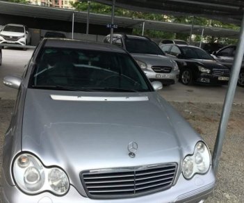 Mercedes-Benz C class  C240 2004 - Cần bán gấp Mercedes C240 sản xuất 2004, màu bạc, giá chỉ 225 triệu