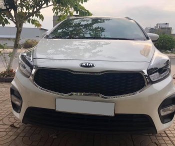 Kia Rondo 2017 - Cần bán xe Kia Rondo 2017 số sàn máy xăng, xe màu trắng rất đẹp